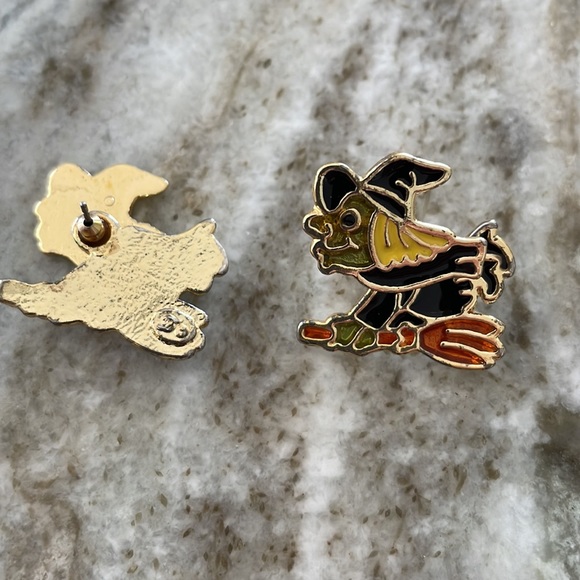 Dimensional Witch Earrings - Picture 5 of 6